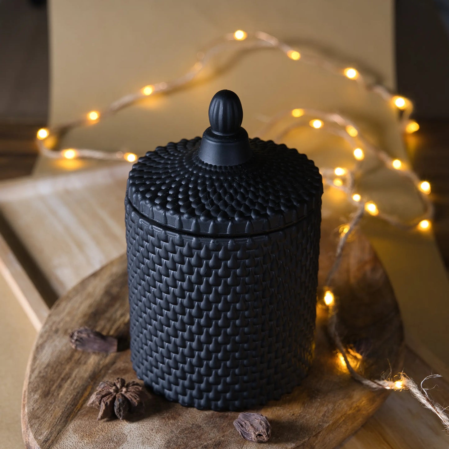 Scented coconut wax (340 ml jar) - Black
Fragrance - Eternal Roses