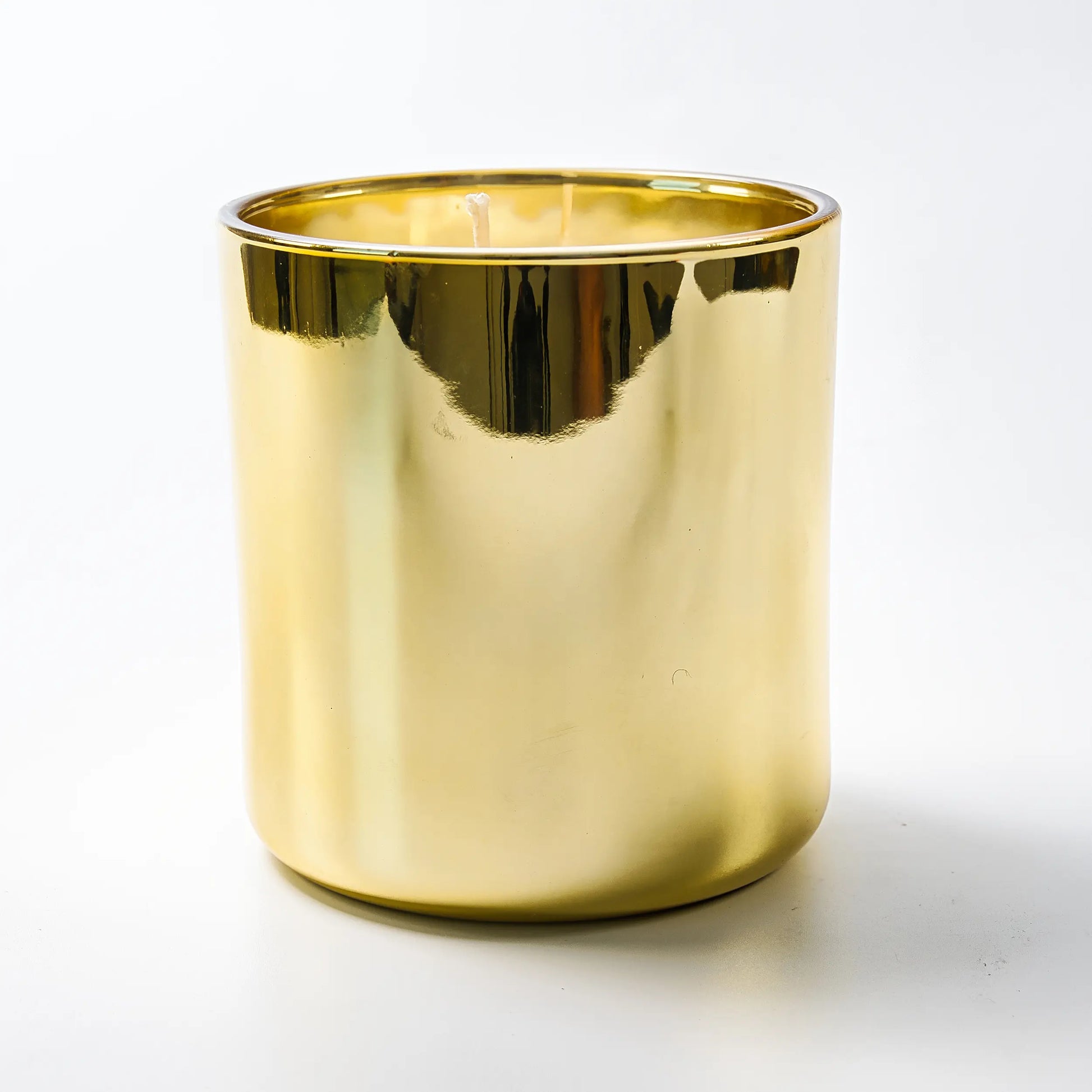 Scented coconut wax (390 ml jar) - Gold

Fragrance - A musky, woody scent with a warm and sensual depth, balanced by fresh, floral, and spicy highlights.