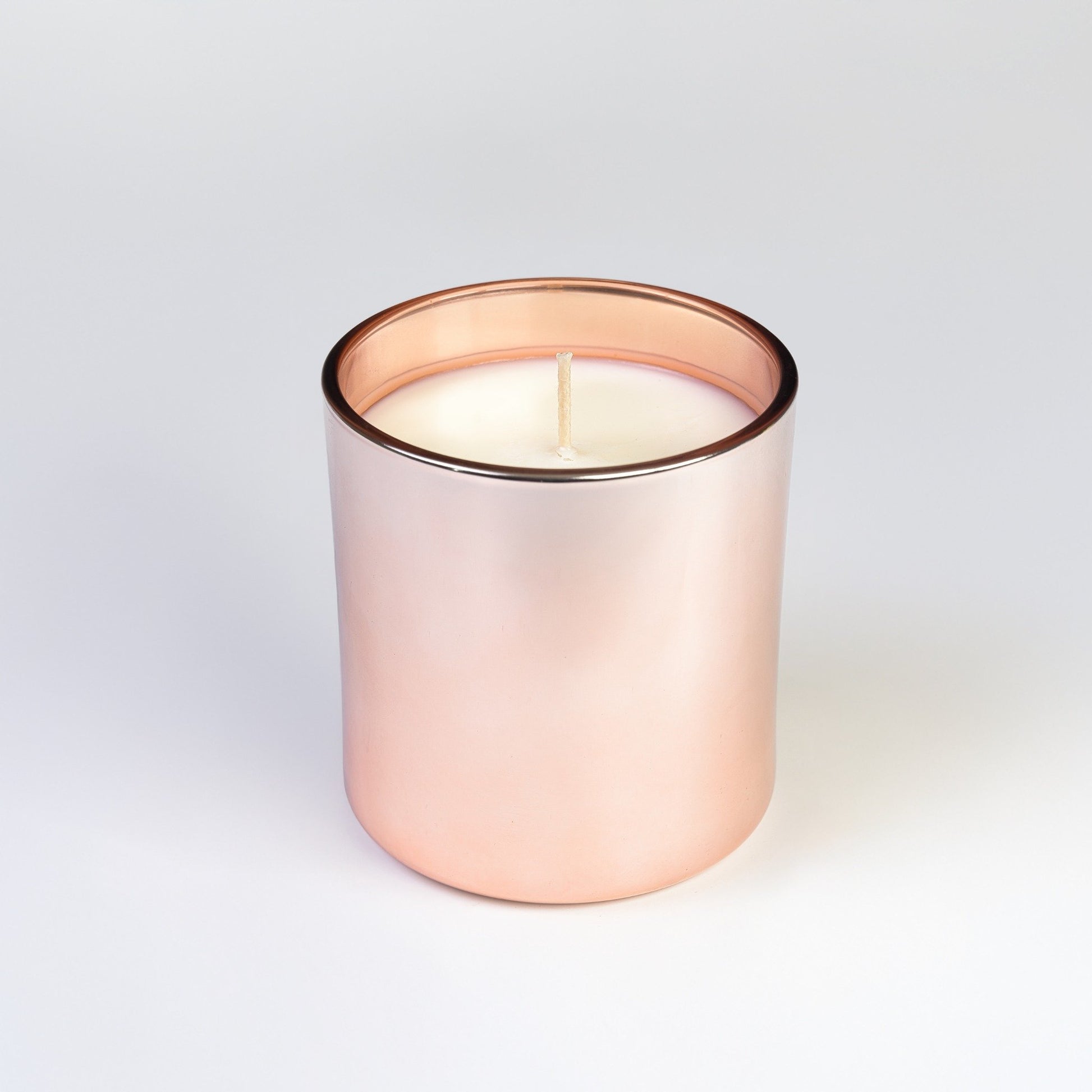 Scented coconut wax (390 ml jar) - Rose Gold

Fragrance - A musky, woody scent with a warm and sensual depth, balanced by fresh, floral, and spicy highlights.