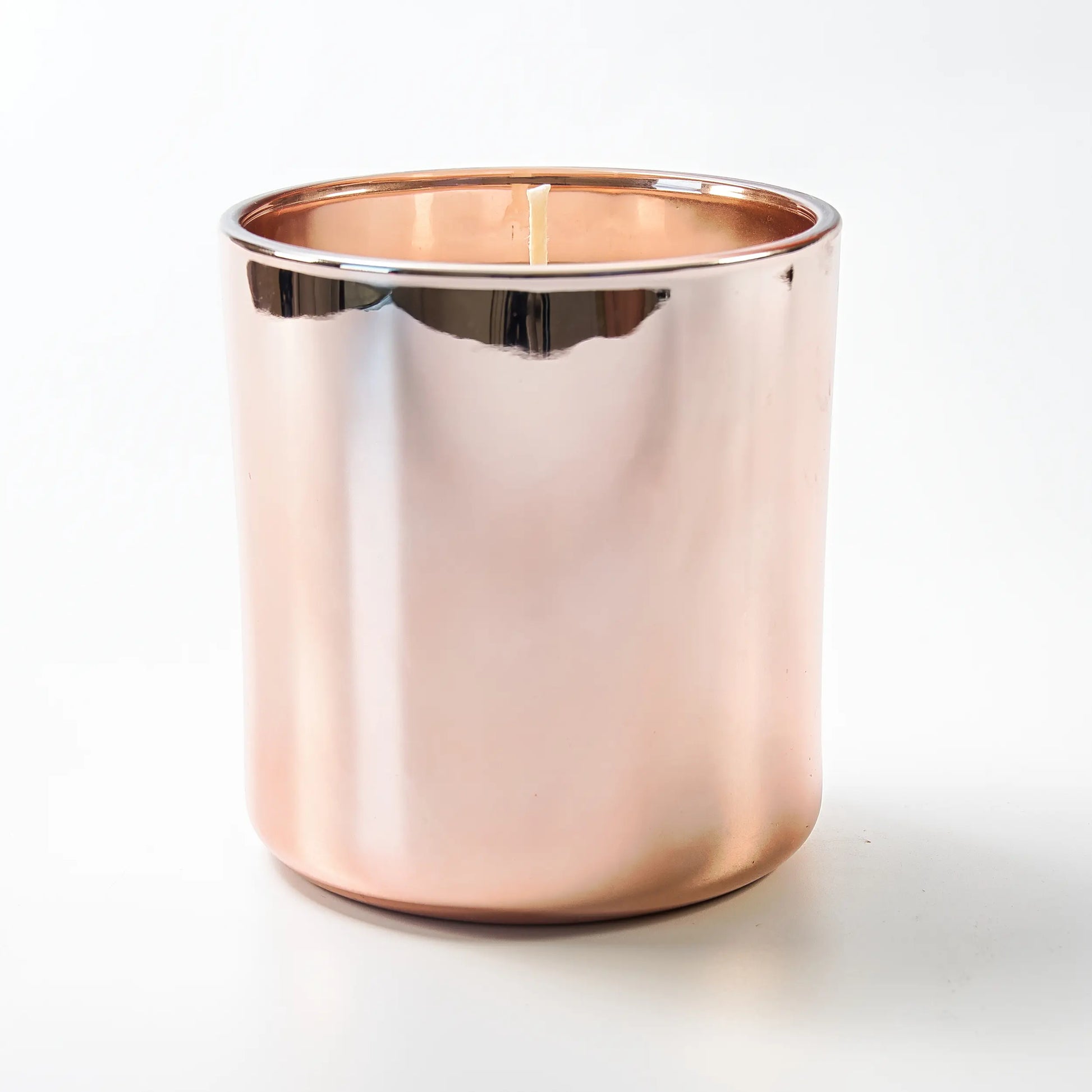 Scented coconut wax (390 ml jar) - Rose Gold

Fragrance - A musky, woody scent with a warm and sensual depth, balanced by fresh, floral, and spicy highlights.