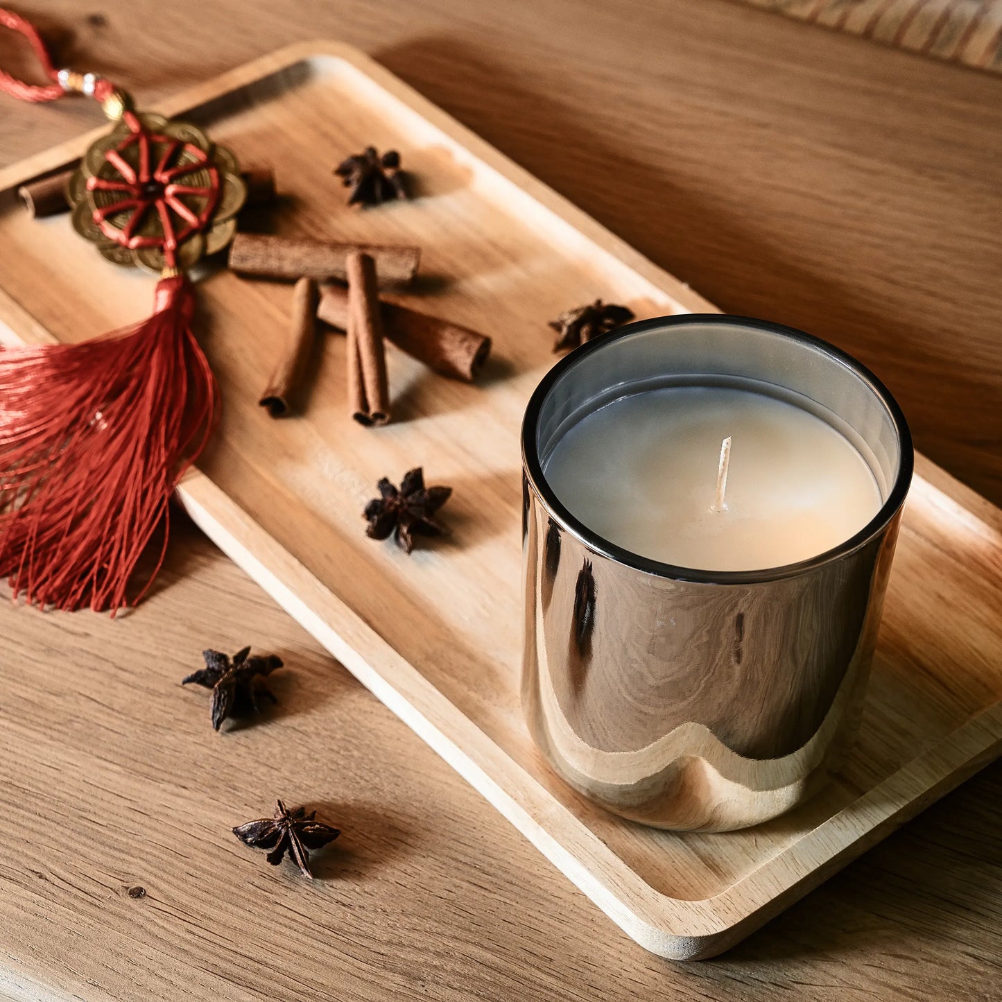 Scented coconut wax (390 ml jar) - Silver&nbsp;

Fragrance - A musky, woody scent with a warm and sensual depth, balanced by fresh, floral, and spicy highlights.