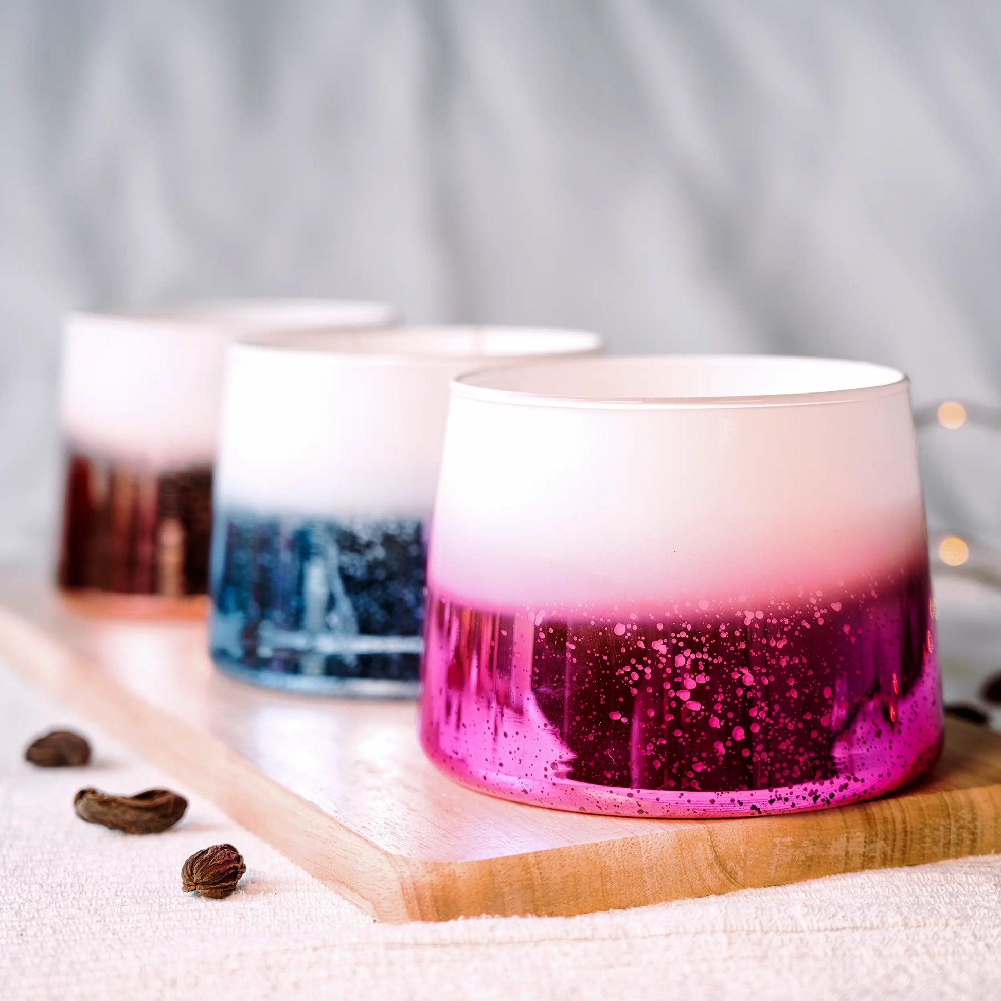 Scented coconut wax Xmas (600 ml jar) - White/Pink
Fragrance - Patchouli and Roses