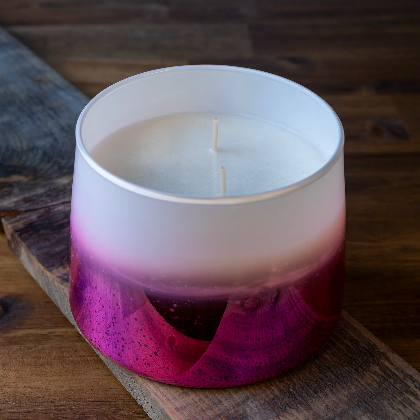 Scented coconut wax Xmas (600 ml jar) - White/Pink
Fragrance - Patchouli and Roses